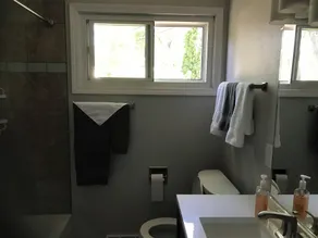 Entièrement rénové maison complète 2 blocs de Lambeau Field - Image 2