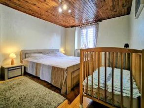 Charming Village House with Private Courtyard, Near Allier Gorges and Marquis de La Fayette's Birthplace - Image 3