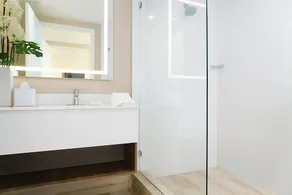 Grand Deluxe Two Bedroom Suite with Balcony Water Views, Corner - Image 4