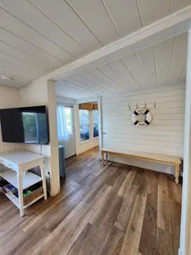 Wet Feet Retreat! Lake front cabin in quiet cove. - Image 2