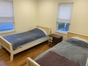 Entire house hosted by Timmy 5 guests · 2 bedrooms · 5 beds · 1 bath - Image 2