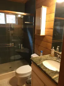 Maison de montagne luxueuse et confortable avec bain à remous et sauna! Parfait pour les familles! - Image 5