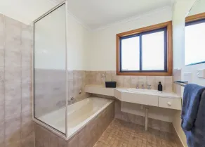 Ikumi - Port Elliot Beach House - Image 2