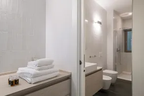 Palazzo La Cortesella - Modern Design & Central Location - Image 2