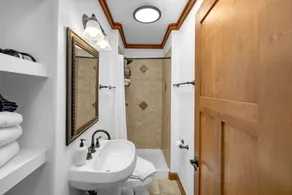 Family Friendly - Canyonview, Jacuzzi, EV Charger, Desk - Image 3