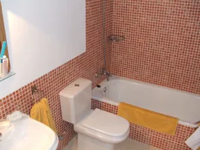 South Facing Penthouse Apt 100m to beach, Mountain Views, WiFi, Roof Sun Terrace - Image 2
