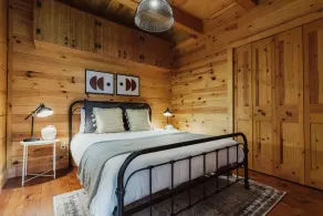 Boutique All Wood Cottage in the Woods - Image 4