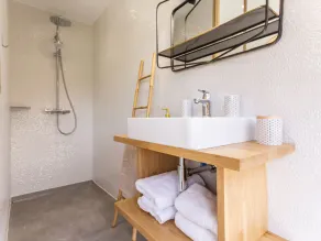 Modern Home Near Beach, Private Garden, Terrace, BBQ, Bikes, WiFi - 3BR, 3BA Sleeps 6 - Image 3