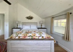 The Guest House — Bright, Artistic & Pet-Friendly - Image 3