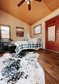 Off Grid tiny cabin on riverfront property  - Image 2