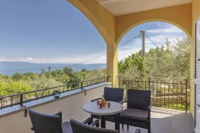 Holiday home with swimming pool, terrace and sea view - Image 5