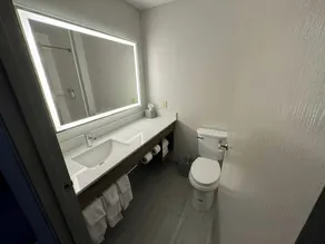 Port Wisconsin Inn and Suites - Image 3