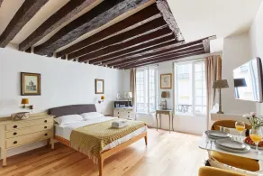 Cozy Le Marais Studio by Centre Pompidou - Image 5