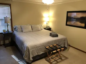 Cozy Quiet Home in Great Neighborhood - Image 5