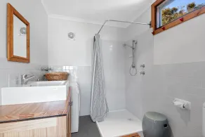 5 Sturt St - Pets Negotiable-Wi-Fi - Image 2