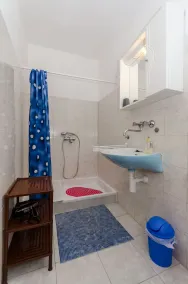 Apartments Nedeljko (34121-A1) - Gdinj - island Hvar - Image 2