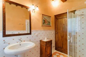 Independent Apartment in Farmhouse with private garden and pool- Cortona - Image 3