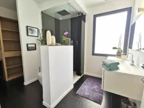 Skøn privat feriebolig for 8 personer med WIFI, klimaanlæg, pool, TV og terrasse - Image 3