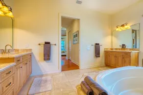 VRCC Villa Harbour Bay - Image 3