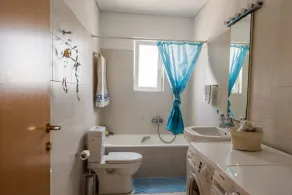 Family getaway, spacious and luxurious, sea view, terrace, 5 minutes from Voula beach, 30min from Athens center - Image 3