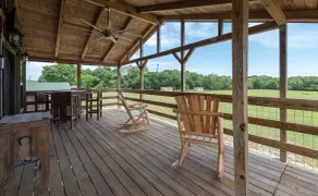 The Stablehouse at Copperas Creek - A Fully Renovated Relaxing Retreat - Image 5