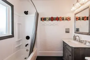 Artful Cake House Retreat | Trails & Park Nearby - Image 3