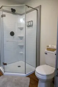  Secluded Mountain Container - Hot Tub & King Bed - Image 3