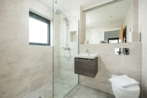 Lakeside property with spa access on a nature reserve Overton Island 11 OI11 - Image 5