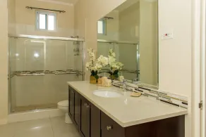 City Ridge Luxury 2 Bedroom - Image 4
