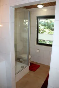 Spacious and comfortably furnished apartment for up to 5 people - Image 5