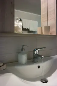 Alexandra Apartments - Image 2