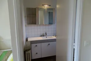 På 1. sal i vores villa, uafhængigt studie, mod syd, tæt på havet - Image 2