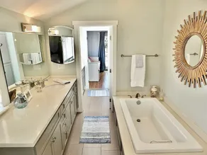 Park Avenue Beach Paradise - Chic & Secluded 4 BDR - Image 2