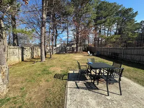 Comfy, private one Bedroom Apartment with full kitchen, living room, full bath. - Image 4