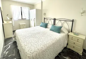 ROMANTIC RETREAT IN PRIME POSITION WITH STUNNING VIEWS TO CLIFFS, MARINA & SEA. - Image 2