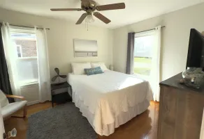 Cozy Family Cottage 2 Bed, 1 Bath Near Lake Michigan Fun and Wine country - Image 4