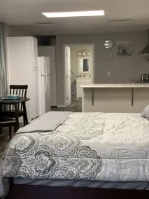 Petit appartement d'efficacité dans la communauté de lac calme - Image 5
