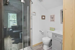 Mt. Rainier Chalet w/ Sauna-Game Table-Hot Tub-Massage Chair-EV-WiFi - Image 4