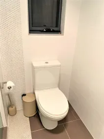 Bayside Port Melbourne Studio Apartment - Image 3