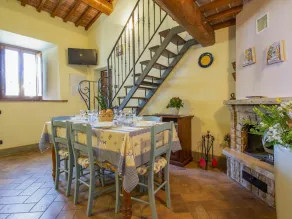 Cosy apartment in villa with pool, WIFI, A/C, TV, terrace, panoramic view, close to San Gimignano - Image 5