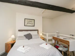 COBBLERS COTTAGE, romantic in Upton Upon Severn - Image 5