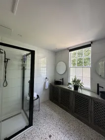 Historic Two Bedroom Suite including lounge room and cooked breakfast - Image 3