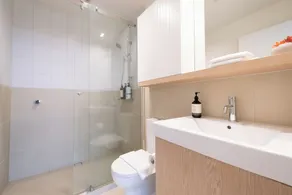 This apartment is a 2 bedroom(s), 2 bathrooms, located in Caulfield North, VIC. - Image 4