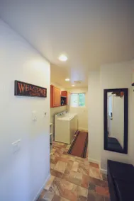 Luxe family and pet friendly chalet in private, forested setting - Image 3
