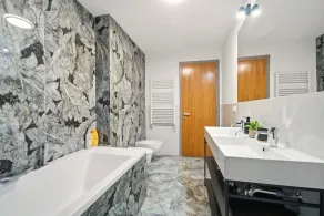 Central Accommodation in Monarh Tower by Open House apartments - Image 3