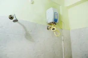 Well connected 2bhk in heart of the city - Image 2