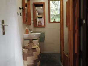 Cosy house, nestled in nature, 5 minutes from the center - Image 4
