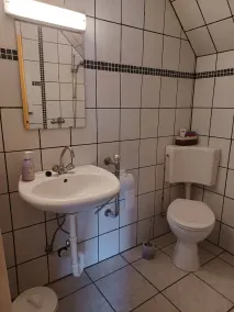Fewo-oben Montagewohnung/ Monteurwohnung eig. Bathroom (shower) Hildesheim Hanover - Image 3