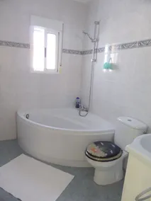 Fritliggende 3 soveværelser 2 badeværelser villa med stor privat swimmingpool - Image 4