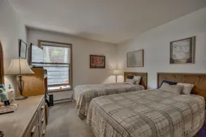 Walk to Keystone Lifts! Cozy 2BR Condo w/ Pool, Hot Tub & Fireplace - Image 4